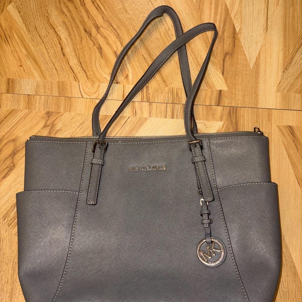 Women’s Michael Kors Light Gray Purse
